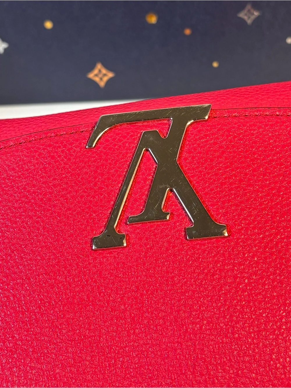 Louis Vuitton Neo Vivienne Fuchsia